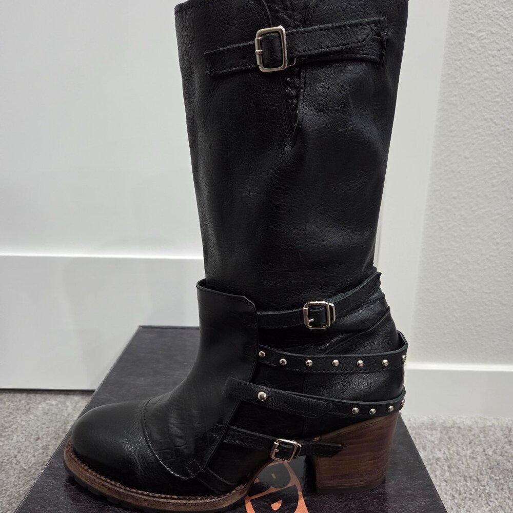 *Brand New*  Freebird Clayton Black Boot with Straps and treaded sole, Size 10